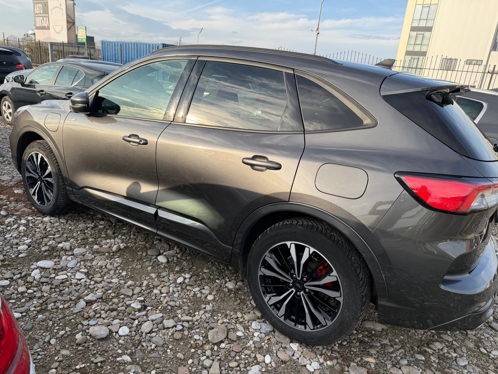 Ford Kuga 2.5 PHEV ST LINE - изображение 8