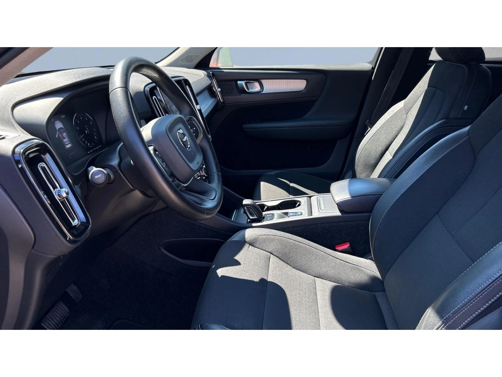 Volvo XC40 T4 2.0 AWD A/T, Месечна вноска от 257  , снимка 12 - Автомобили и джипове - 54150081