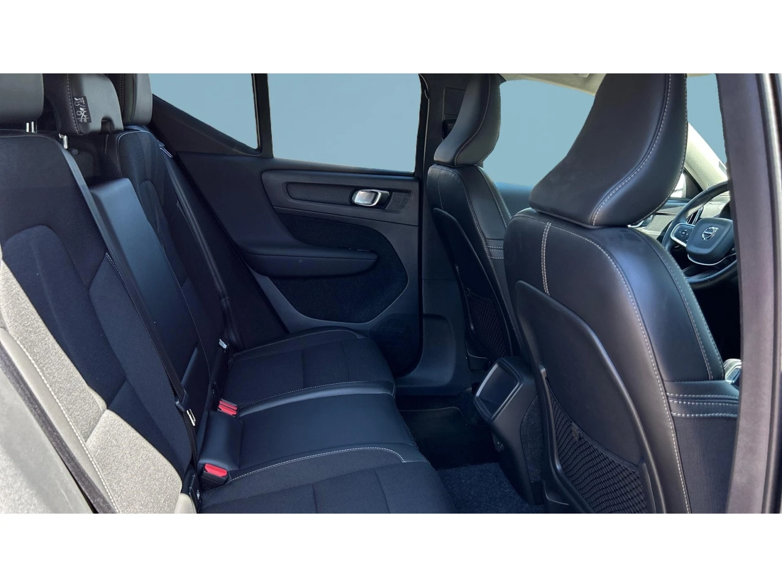 Volvo XC40 T4 2.0 AWD A/T, Месечна вноска от 257  , снимка 7 - Автомобили и джипове - 54150081