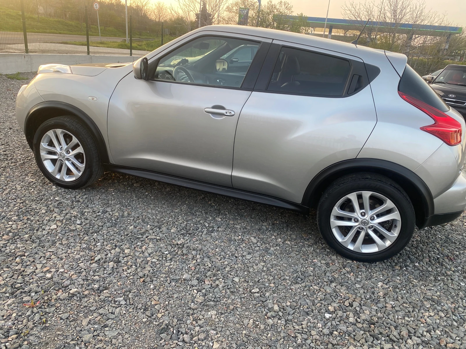 Nissan Juke 1.6  TEKNA, снимка 3 - Автомобили и джипове - 54196996
