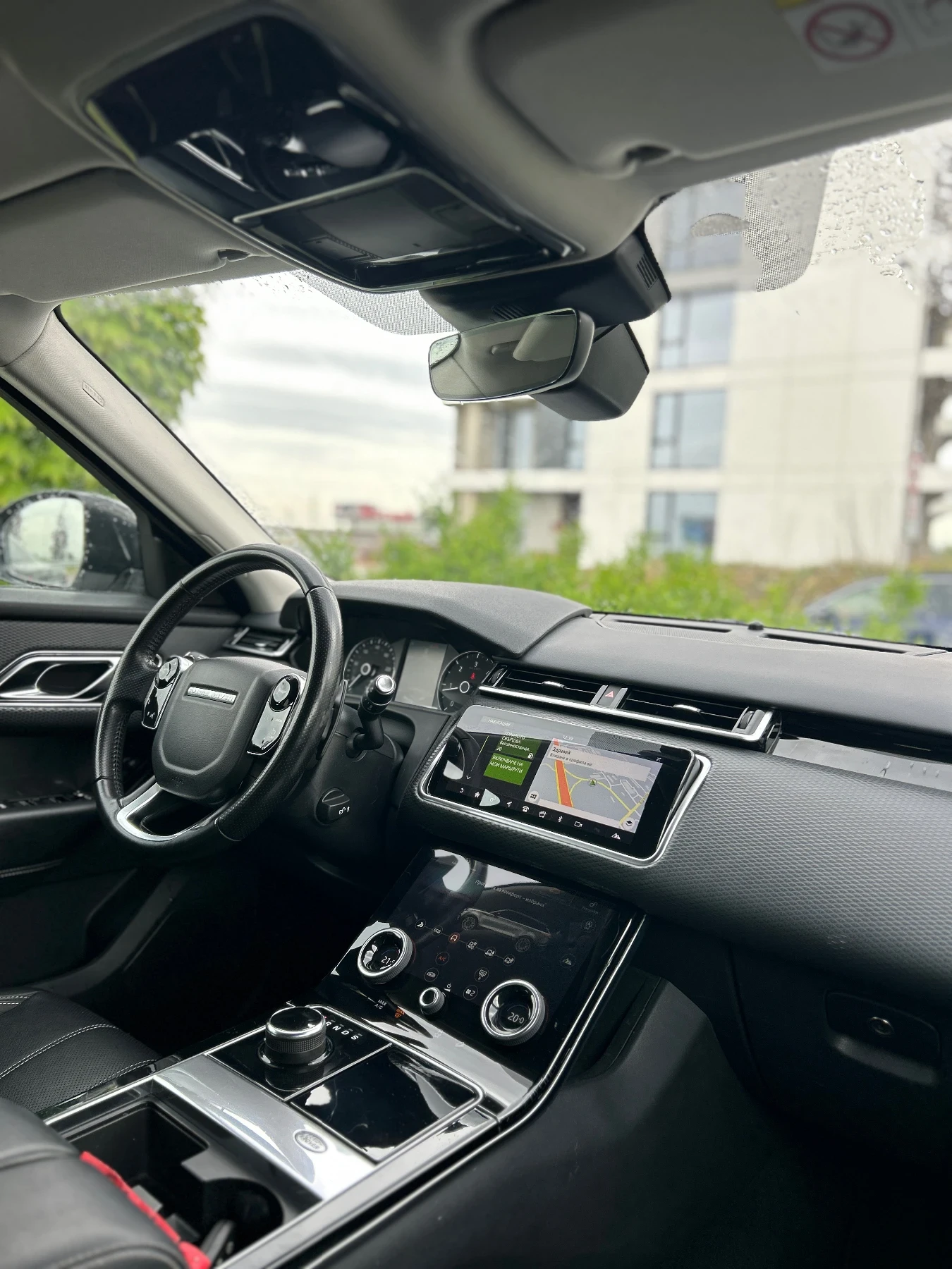 Land Rover Range Rover Velar, снимка 12 - Автомобили и джипове - 54518204
