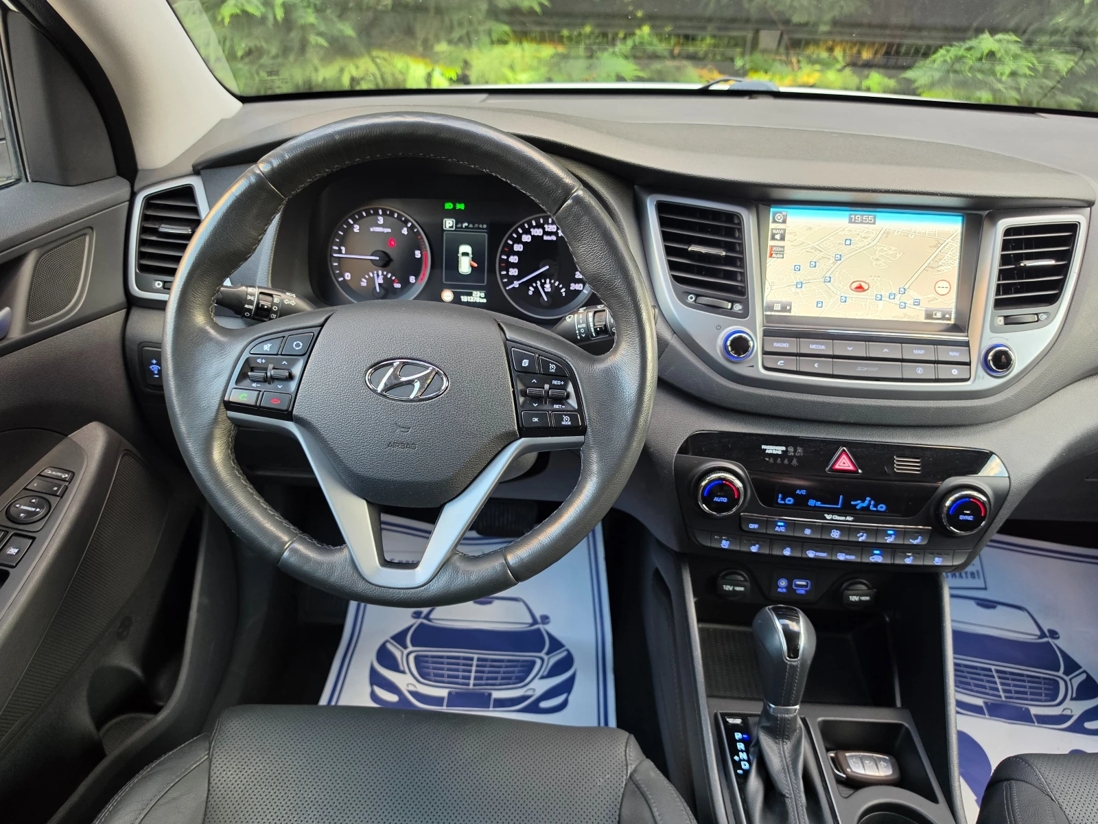 Hyundai Tucson 2.0 PREMIUM-FULL, снимка 17 - Автомобили и джипове - 54569431