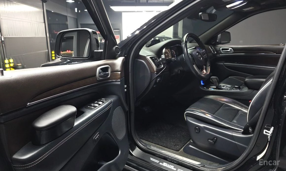 Jeep Grand cherokee, снимка 10 - Автомобили и джипове - 54626959