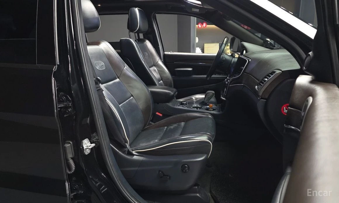 Jeep Grand cherokee, снимка 11 - Автомобили и джипове - 54626959