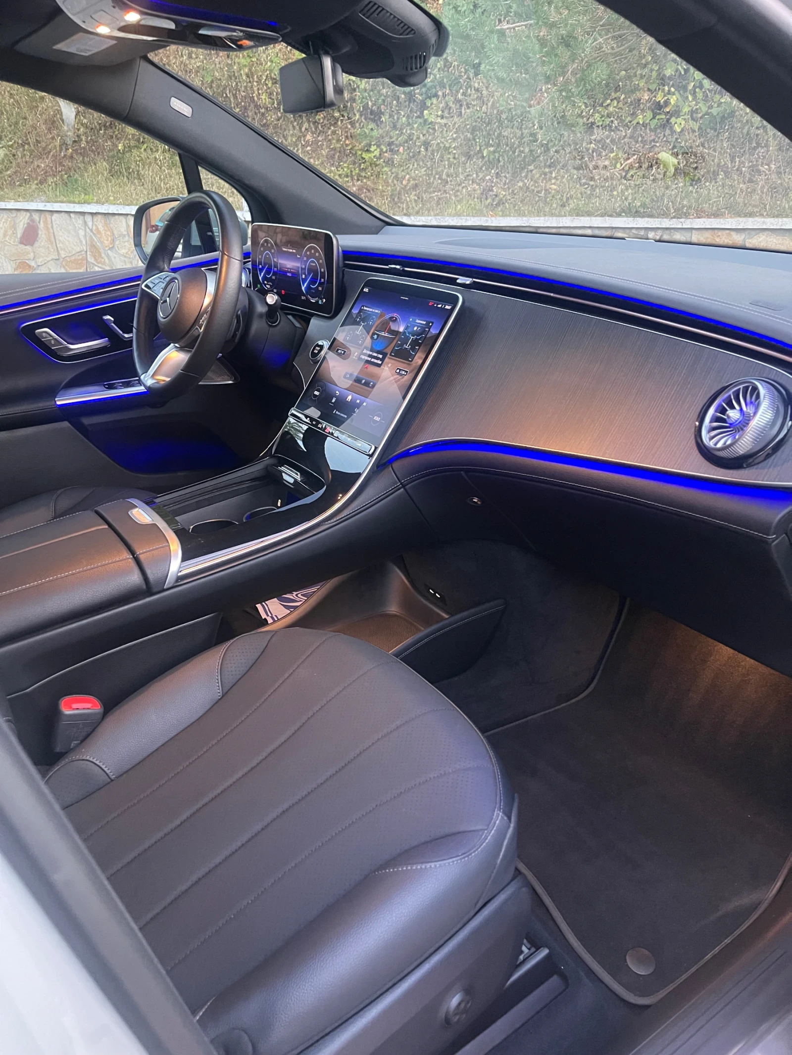 Mercedes-Benz EQE 350 4 MATIC/PANO/Burmester, снимка 8 - Автомобили и джипове - 55839602
