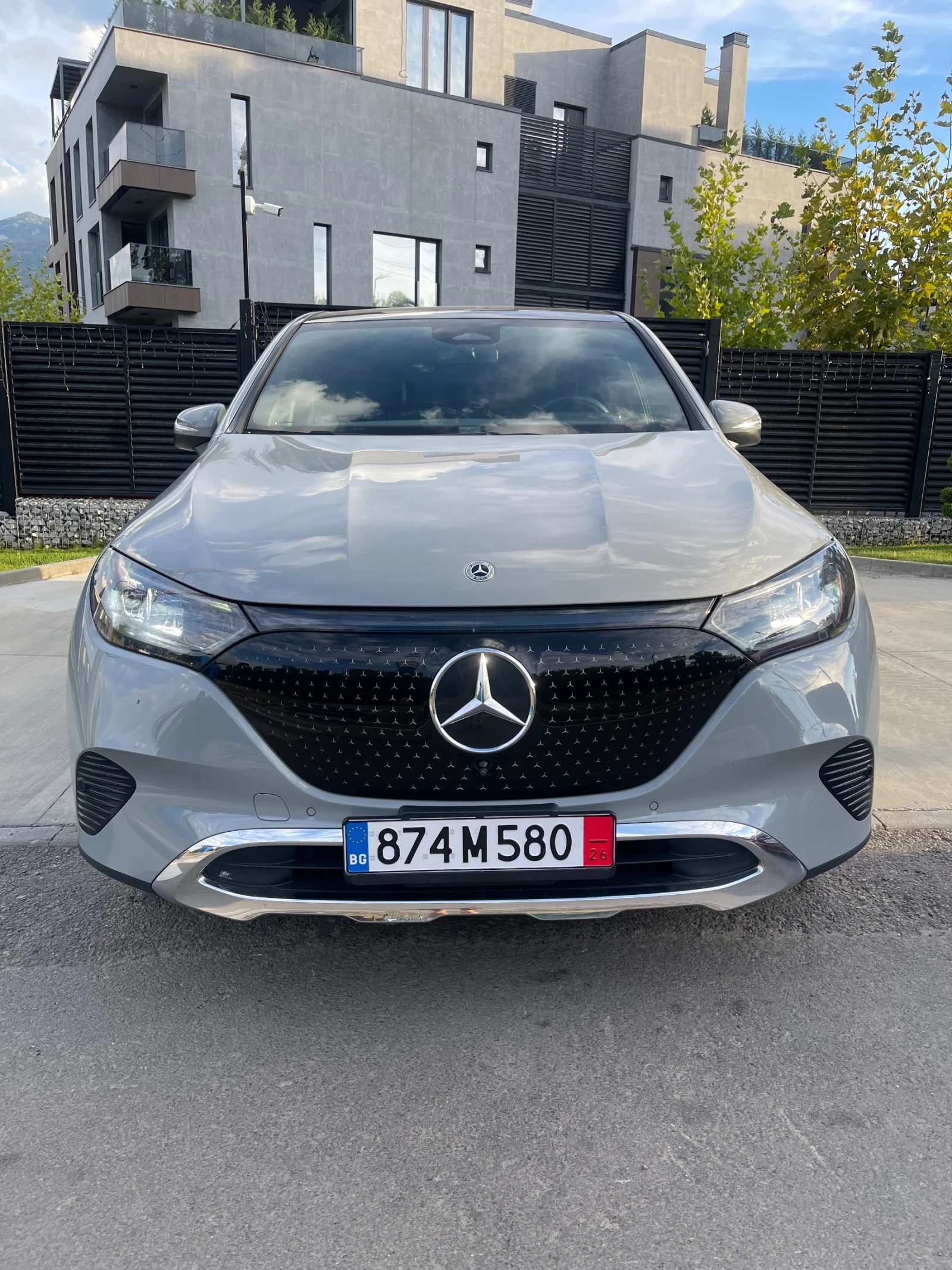 Mercedes-Benz EQE 350 4 MATIC/PANO/Burmester, снимка 3 - Автомобили и джипове - 55839602