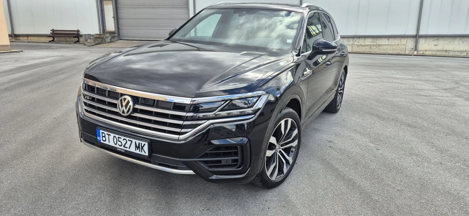 VW Touareg V6 TDI 4MOTION R-line Всички екстри, снимка 4 - Автомобили и джипове - 56182817