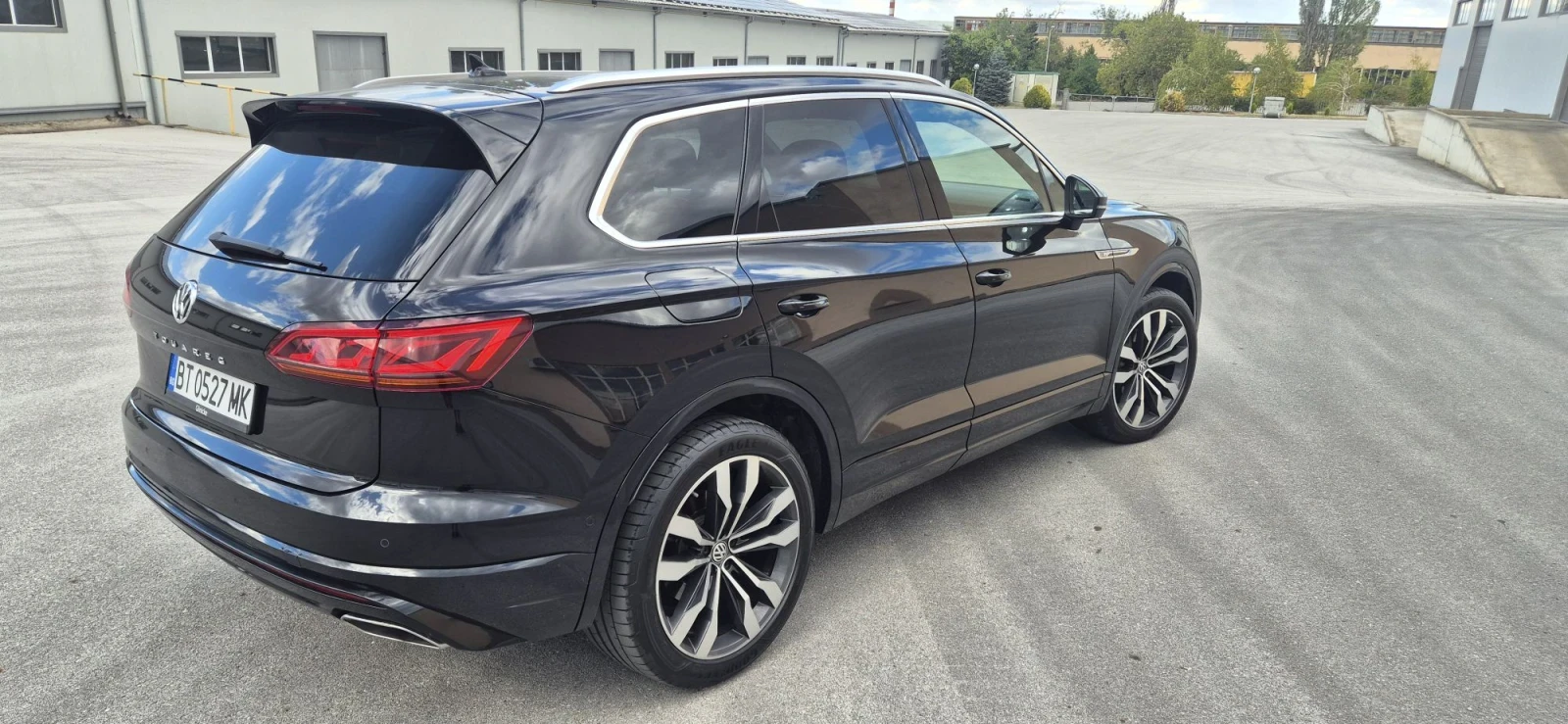 VW Touareg V6 TDI 4MOTION R-line Всички екстри, снимка 8 - Автомобили и джипове - 56182817