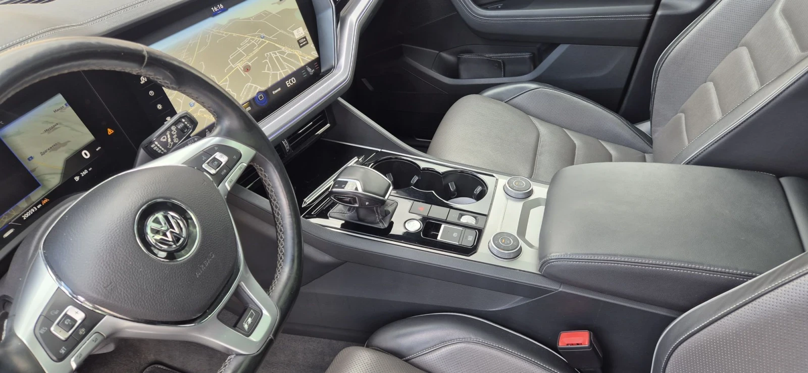 VW Touareg V6 TDI 4MOTION R-line Всички екстри, снимка 13 - Автомобили и джипове - 56182817