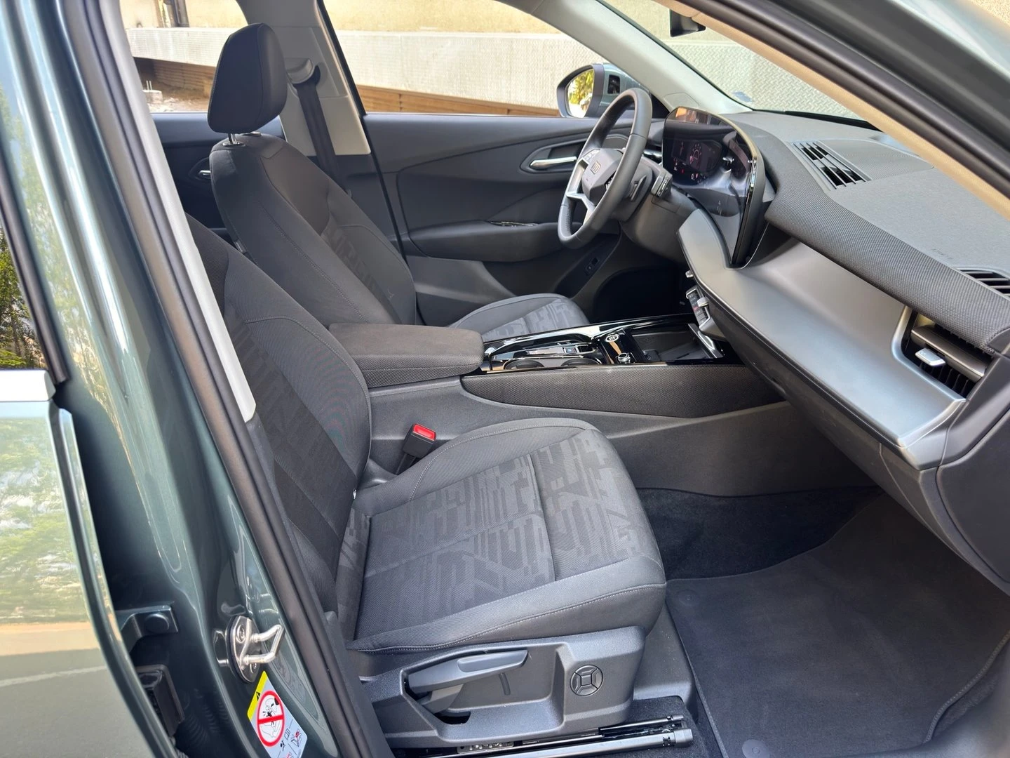 Audi Q3, снимка 8 - Автомобили и джипове - 56422147