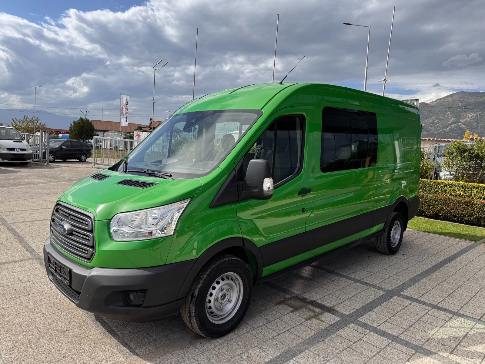 Ford Transit 2.2TDCI товаропътнически 6-местен L3H2 Клима  - изображение 3