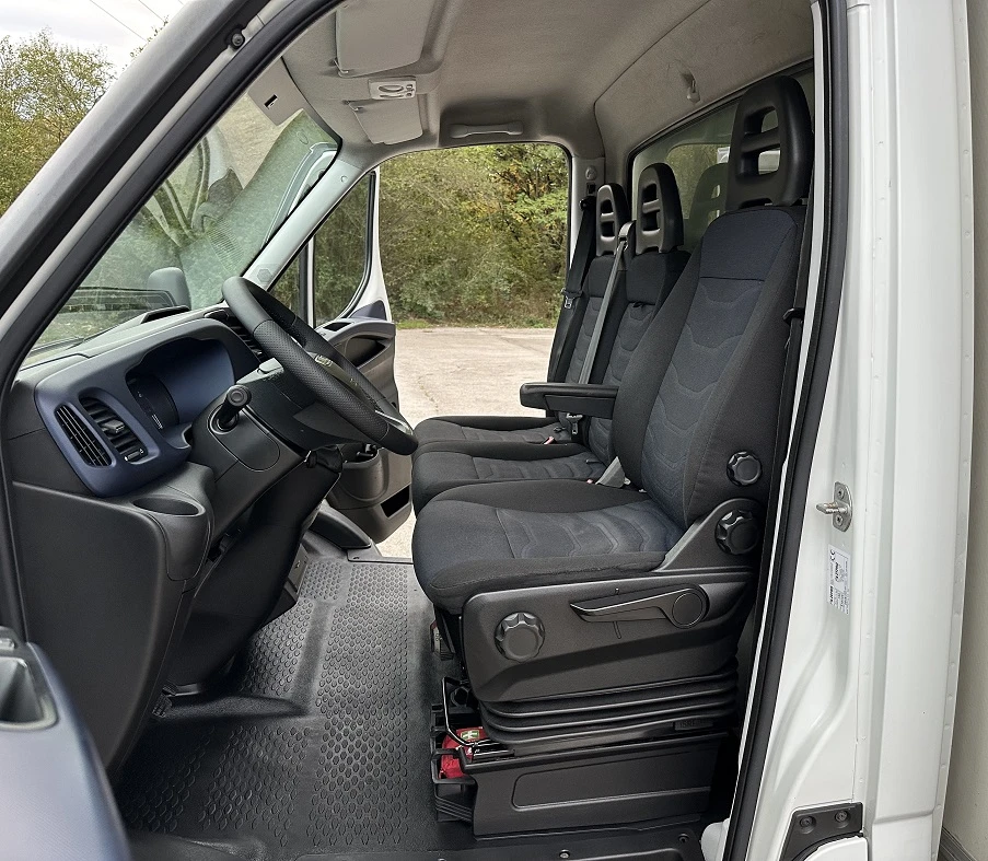 Iveco 35S18 HI-MATIC* БОРД* ФУРГОН+ ЩОРА* ВЪЗ.ВЪЗГЛАВНИЦИ* А/С - изображение 9