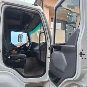 Renault Premium Влекач с кран, снимка 9