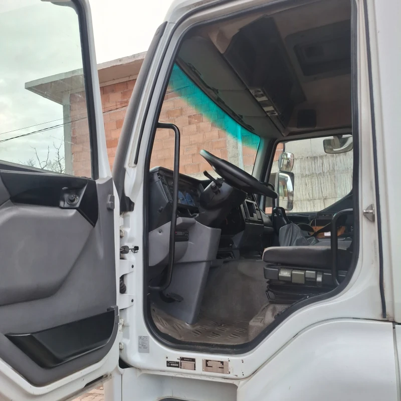 Renault Premium Влекач с кран, снимка 8 - Камиони - 53090094