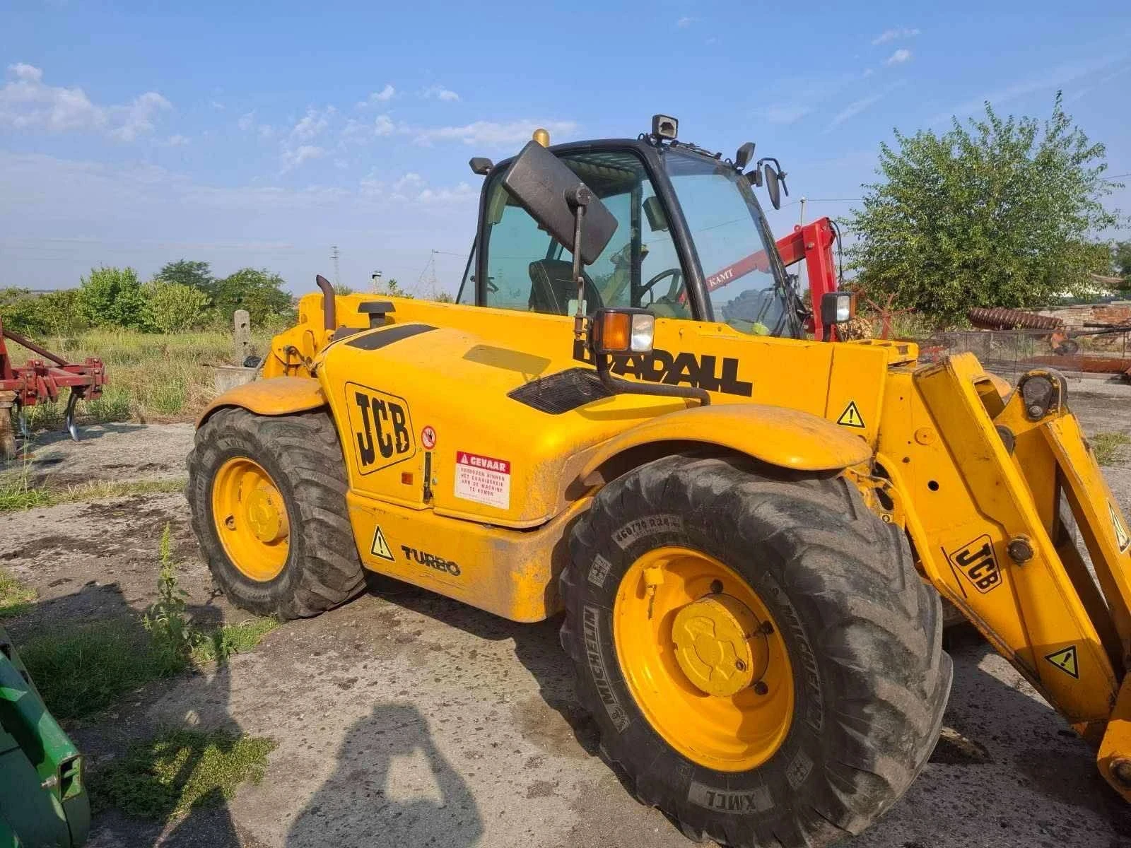 ������������ �������� JCB | Mobile.bg � ����������� 2