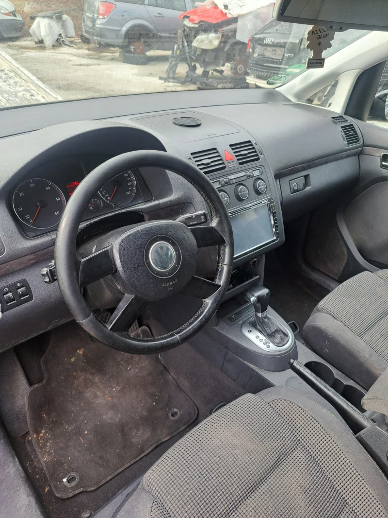 VW Touran  DSG Автоматик, снимка 9 - Автомобили и джипове - 42935998