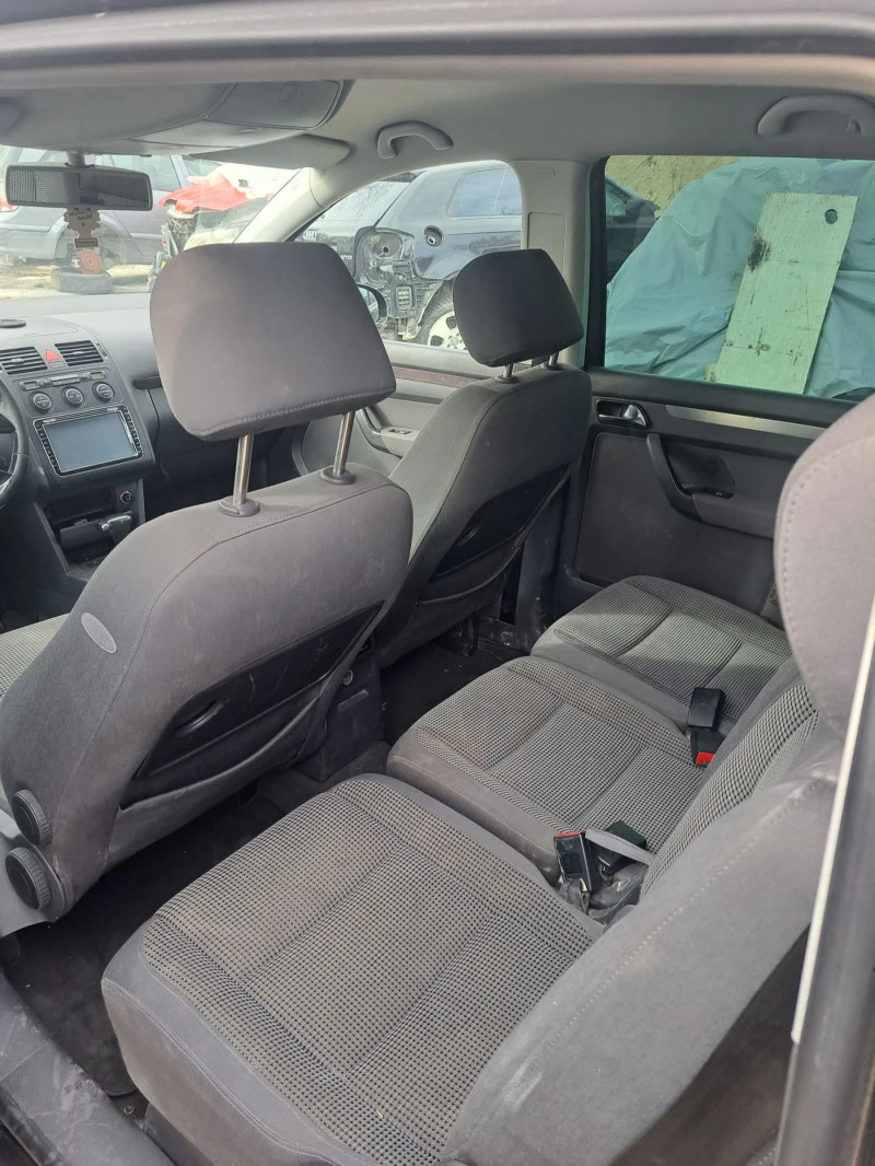 VW Touran  DSG Автоматик, снимка 6 - Автомобили и джипове - 42935998