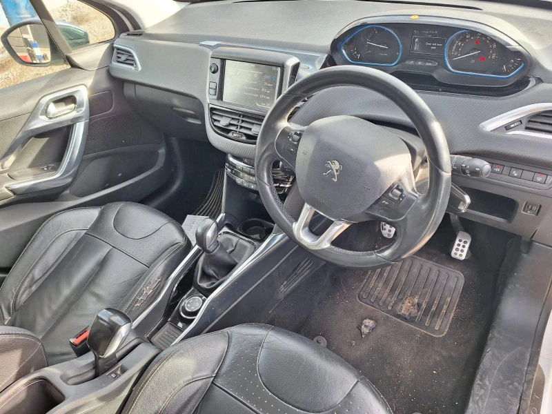 Peugeot 2008 1.6 120Blue Hdi, снимка 6 - Автомобили и джипове - 45171752