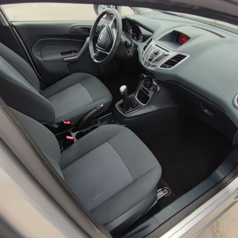 Ford Fiesta 1.25i* KLIMATIK* 130хкм* , снимка 10 - Автомобили и джипове - 51837953