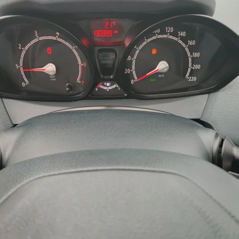 Ford Fiesta 1.25i* KLIMATIK* 130хкм* , снимка 12 - Автомобили и джипове - 51837953
