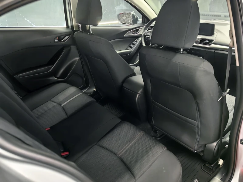 Mazda 3 1.5d* НАВИ* EURO6* КЛИМА* ТЕМПОМАТ* 129000КМ* КАТО, снимка 6 - Автомобили и джипове - 51955734
