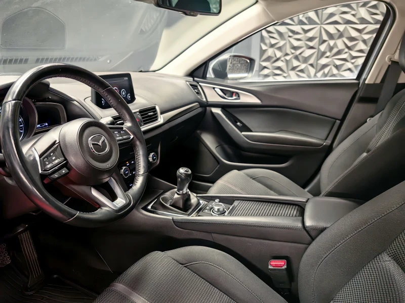 Mazda 3 1.5d* НАВИ* EURO6* КЛИМА* ТЕМПОМАТ* 129000КМ* КАТО, снимка 10 - Автомобили и джипове - 51955734