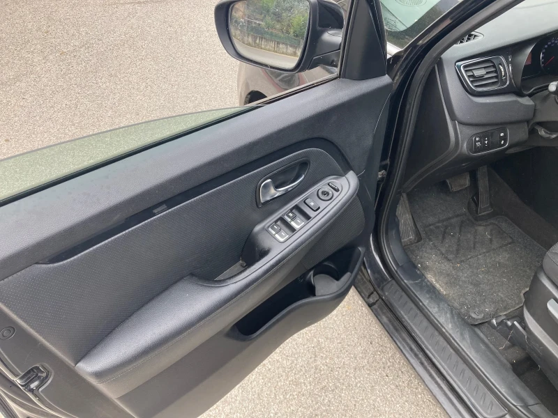 Kia Carens Avtomatik 136 ks 192 h.km, снимка 6 - Автомобили и джипове - 52699074