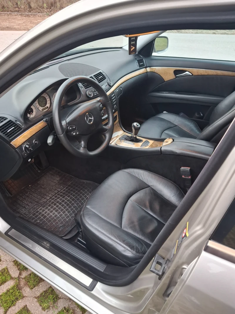 Mercedes-Benz 320 W211, снимка 8 - Автомобили и джипове - 52792401