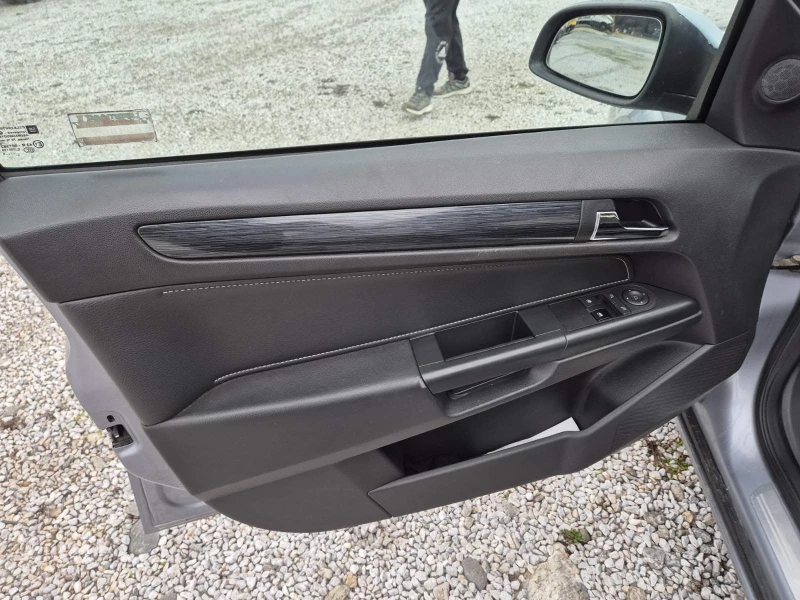 Opel Astra 1, 9 CDTI 120ps., снимка 11 - Автомобили и джипове - 53045355