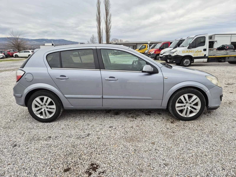 Opel Astra 1, 9 CDTI 120ps., снимка 3 - Автомобили и джипове - 53045355