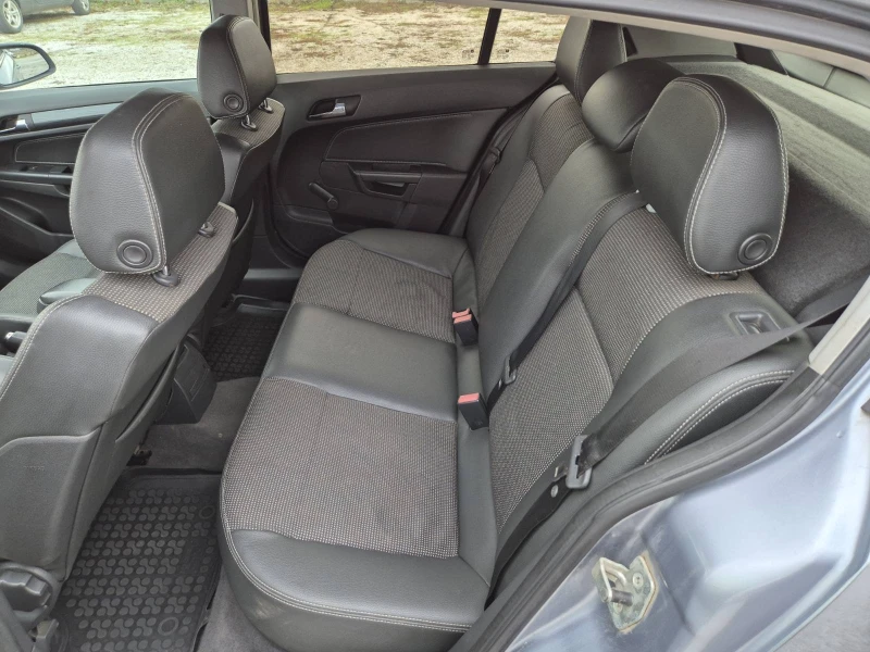 Opel Astra 1, 9 CDTI 120ps., снимка 13 - Автомобили и джипове - 53045355