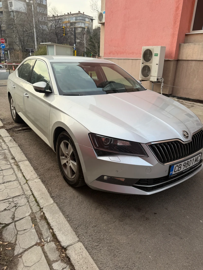 Skoda Superb Седан, снимка 7 - Автомобили и джипове - 53181127