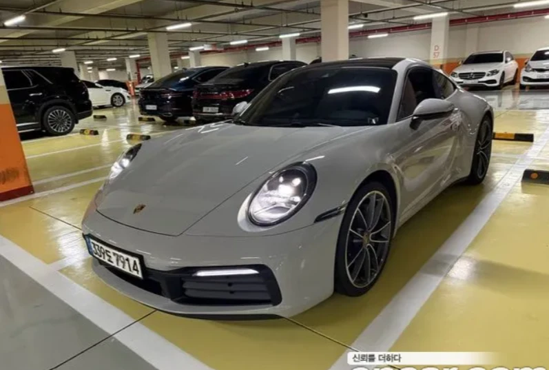 Porsche 911