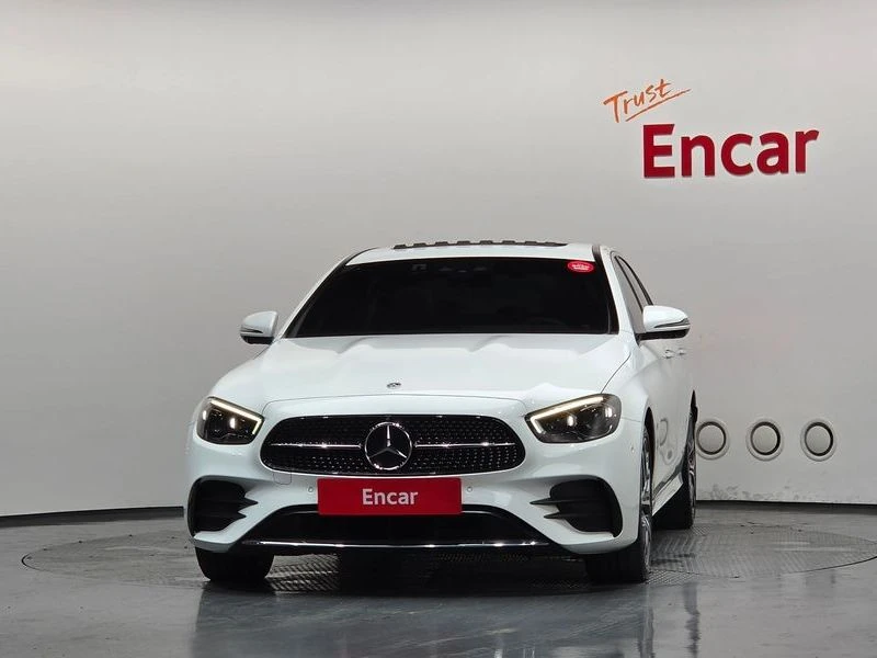 Mercedes-Benz E 220 1.9 Automatic, снимка 3 - Автомобили и джипове - 55837289