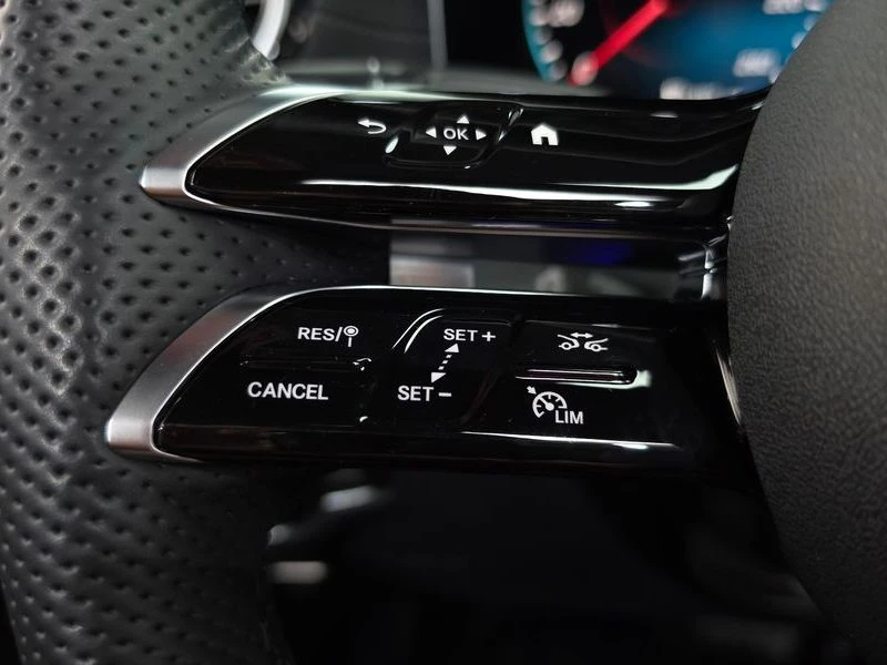 Mercedes-Benz E 220 1.9 Automatic, снимка 16 - Автомобили и джипове - 55837289