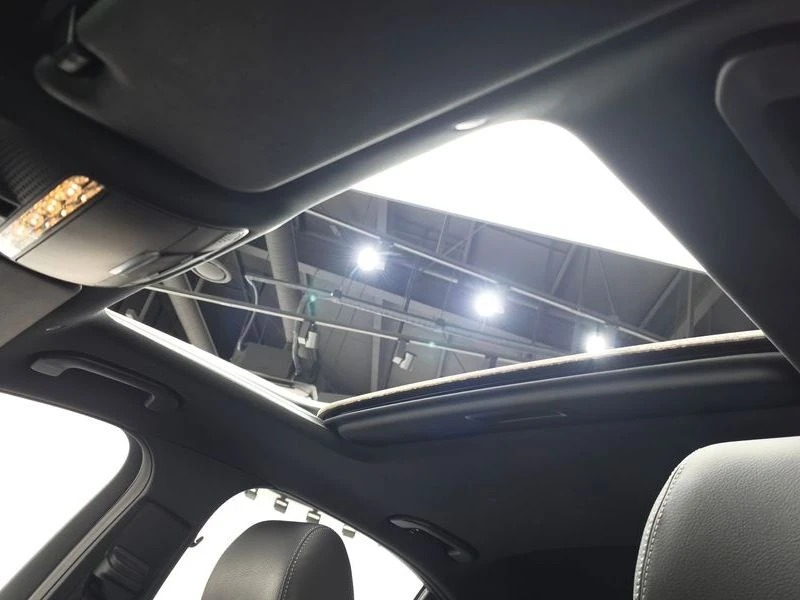 Mercedes-Benz E 220 1.9 Automatic, снимка 17 - Автомобили и джипове - 55837289