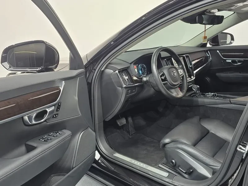 Volvo S90 D4 Momentum, снимка 10 - Автомобили и джипове - 56161117