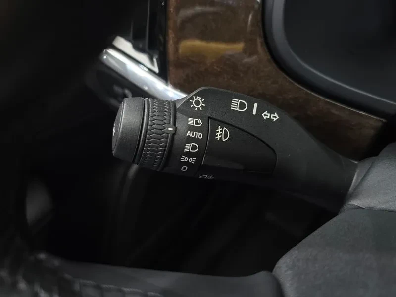 Volvo S90 D4 Momentum, снимка 17 - Автомобили и джипове - 56161117