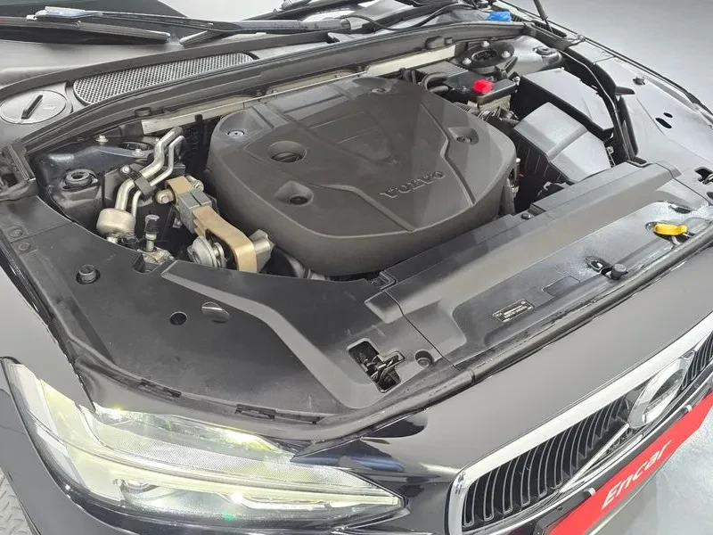 Volvo S90 D4 Momentum, снимка 6 - Автомобили и джипове - 56161117