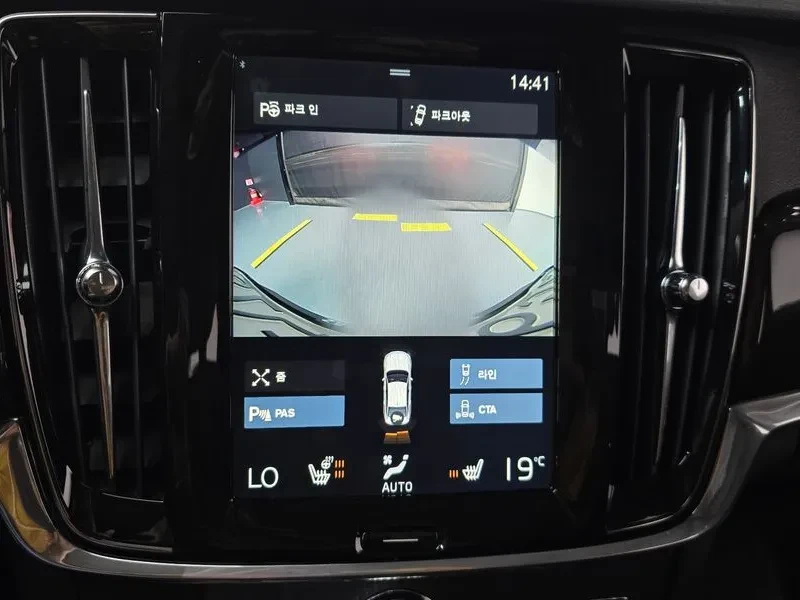 Volvo S90 D4 Momentum, снимка 14 - Автомобили и джипове - 56161117