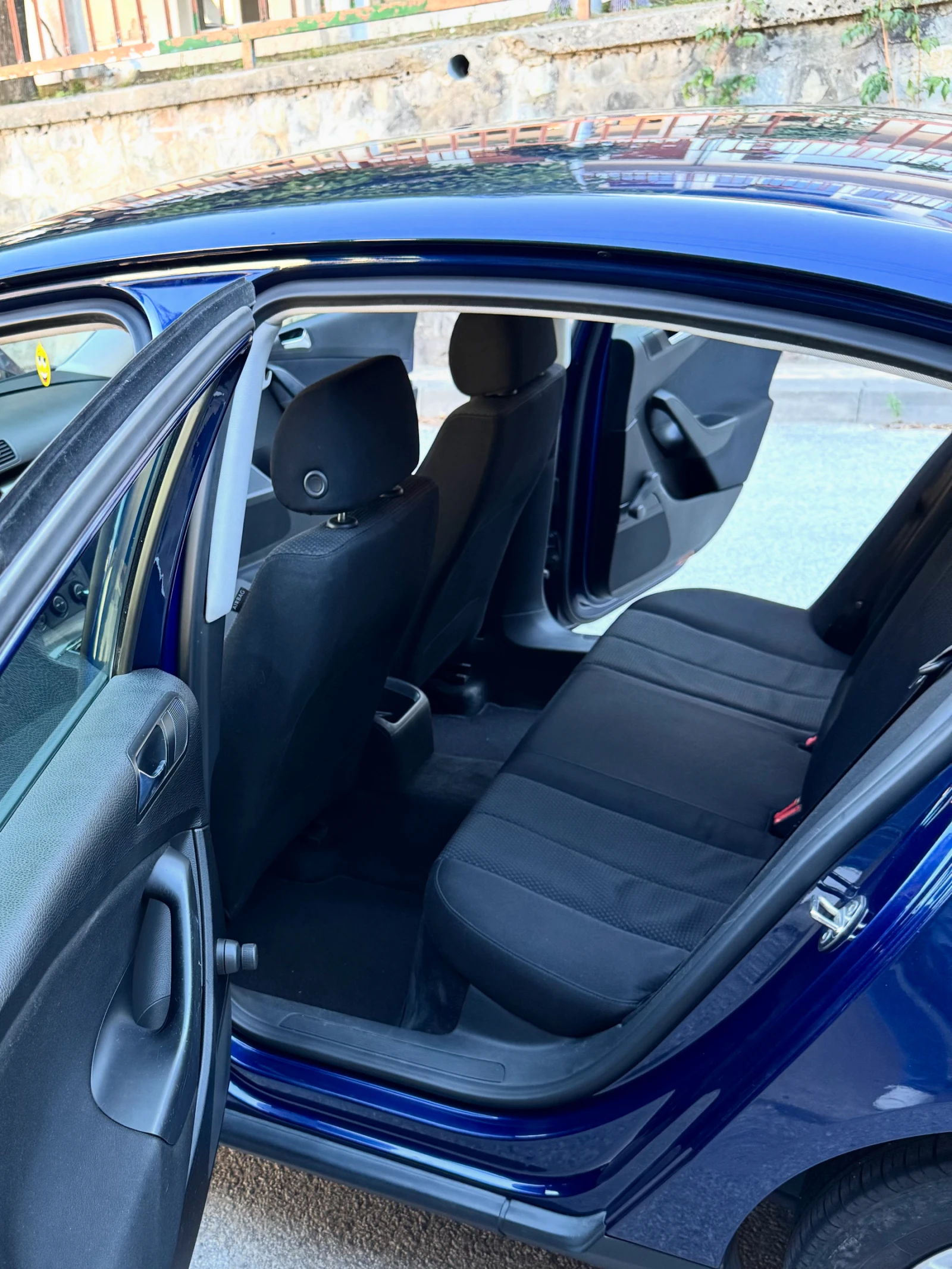 VW Passat Б6 - изображение 2