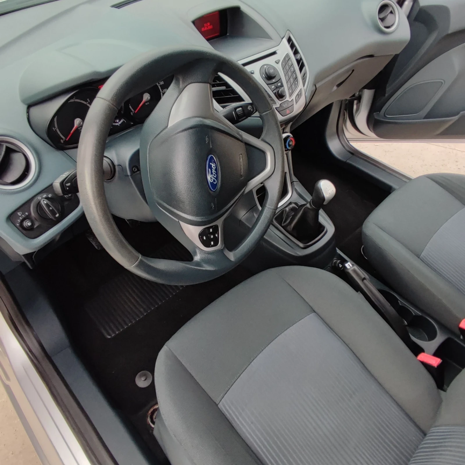 Ford Fiesta 1.25i* KLIMATIK* 130хкм*  | Mobile.bg — изображение 15