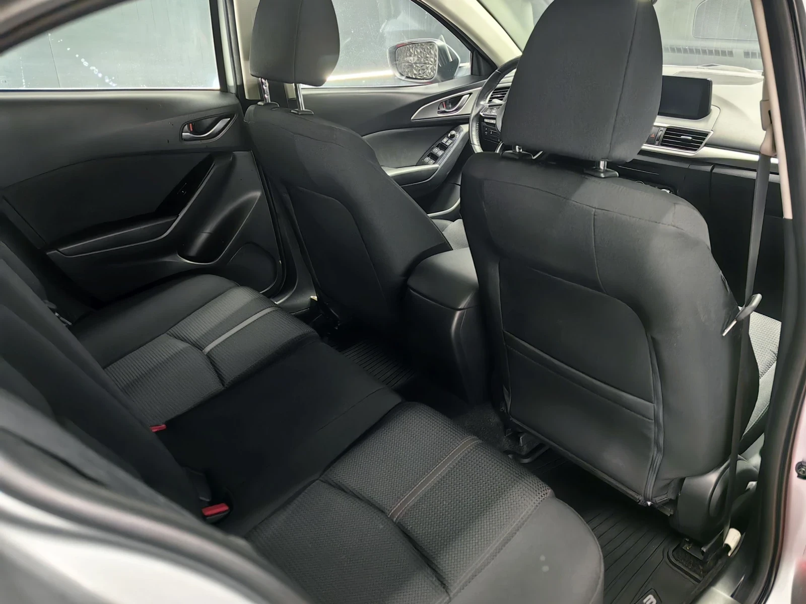 Mazda 3 1.5d* НАВИ* EURO6* КЛИМА* ТЕМПОМАТ* 129000КМ* КАТО - изображение 6