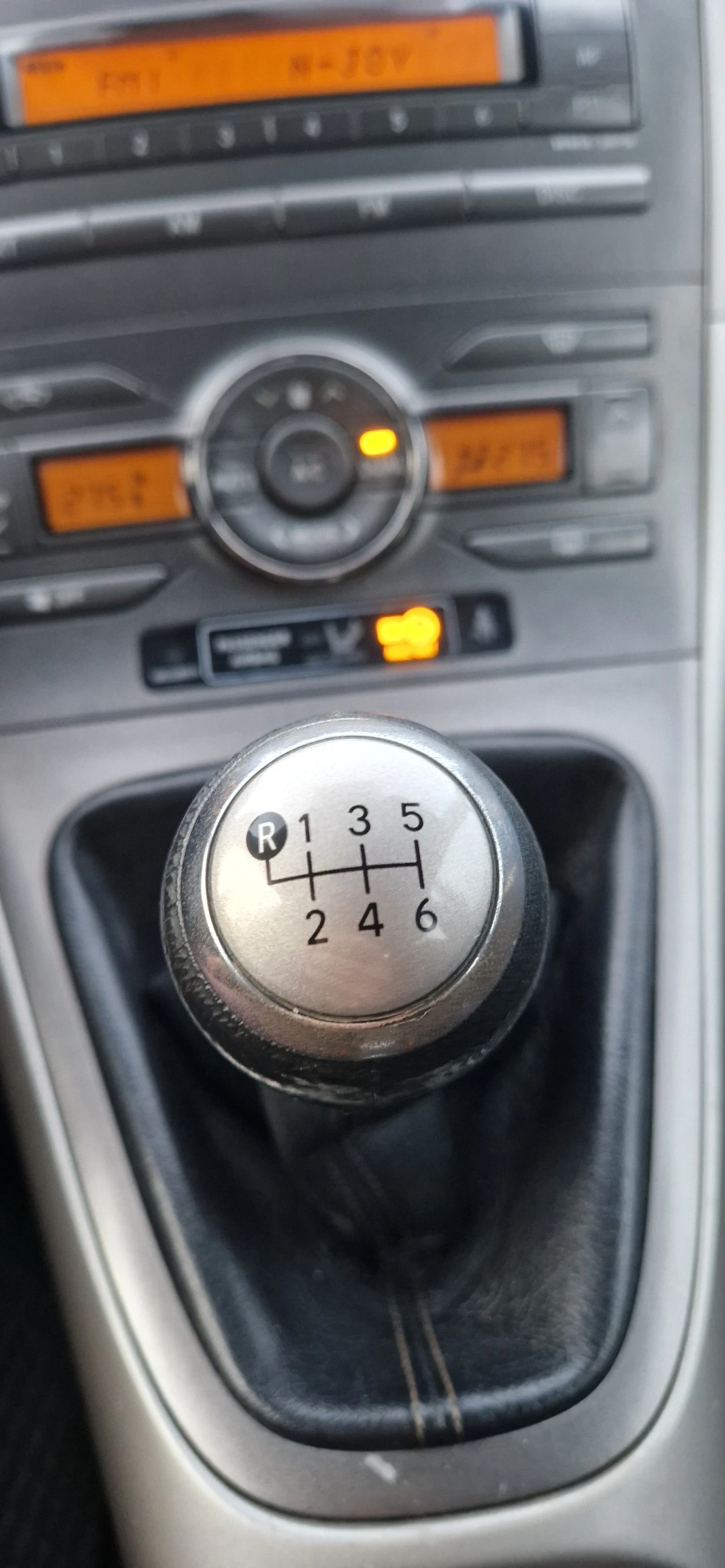 Toyota Auris 2.0 D4D 126 | Mobile.bg � ����������� 14