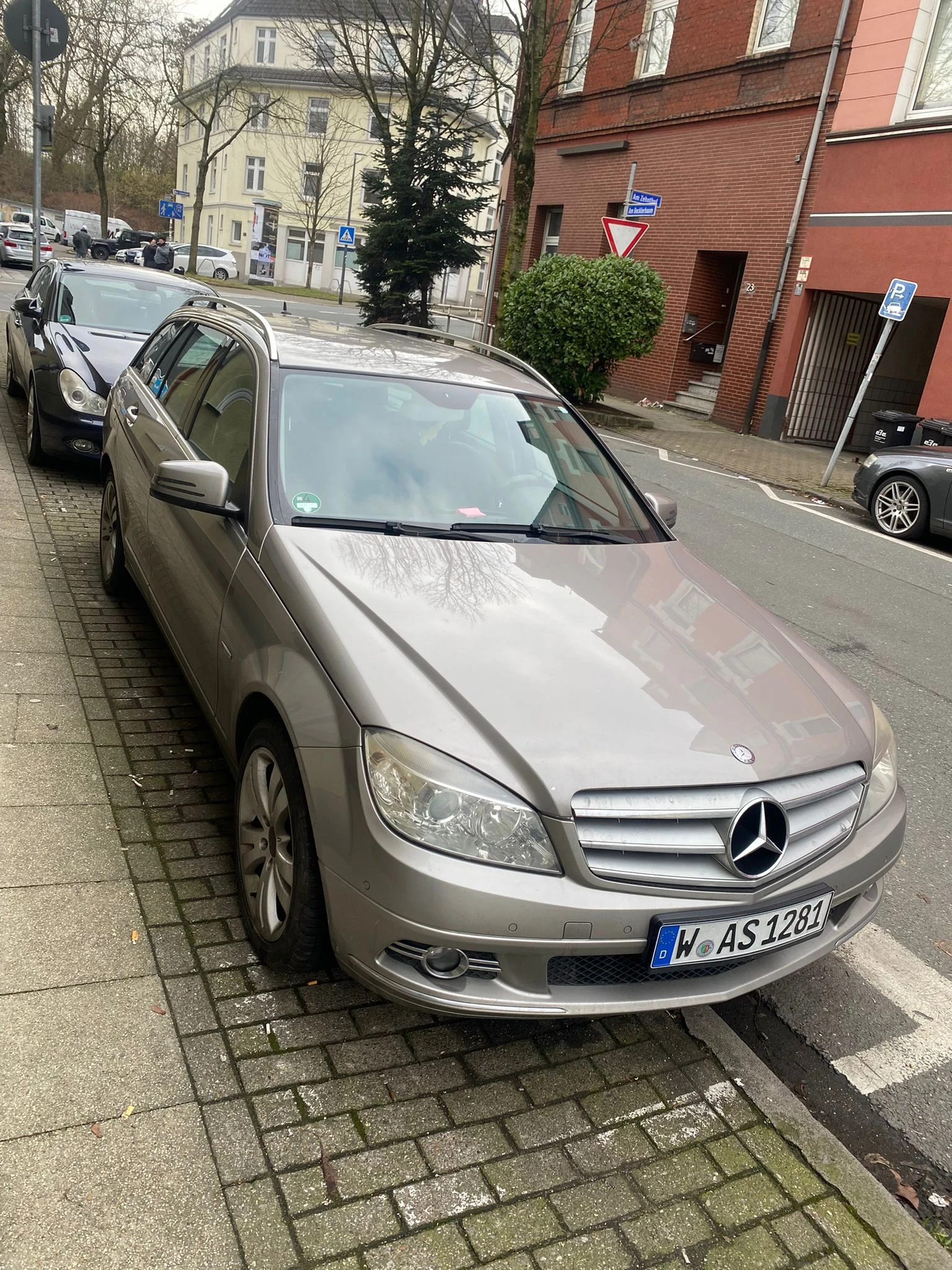 Mercedes-Benz C 180 Kompressor, снимка 2 - Автомобили и джипове - 53910896