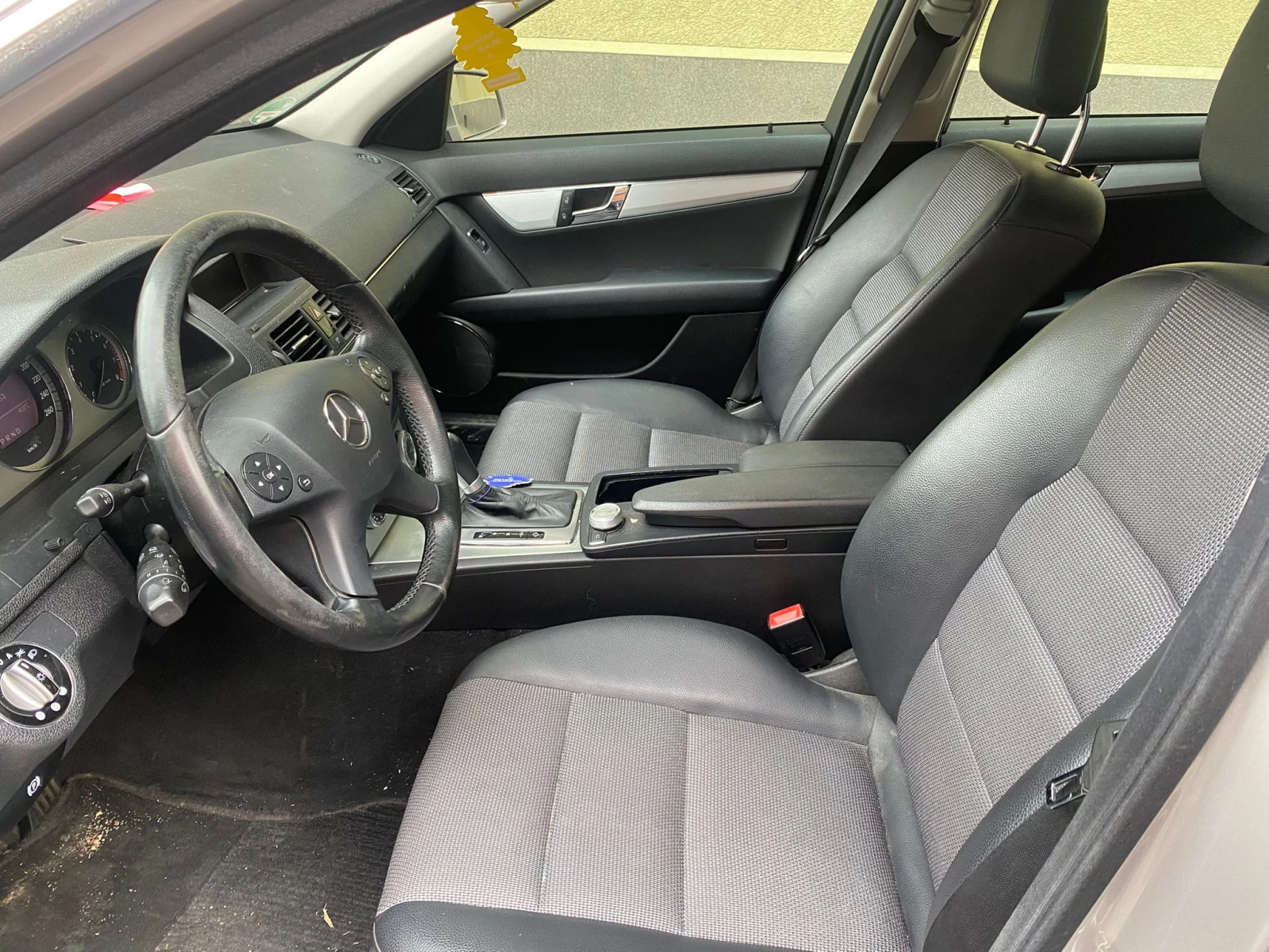 Mercedes-Benz C 180 Kompressor, снимка 8 - Автомобили и джипове - 53910896