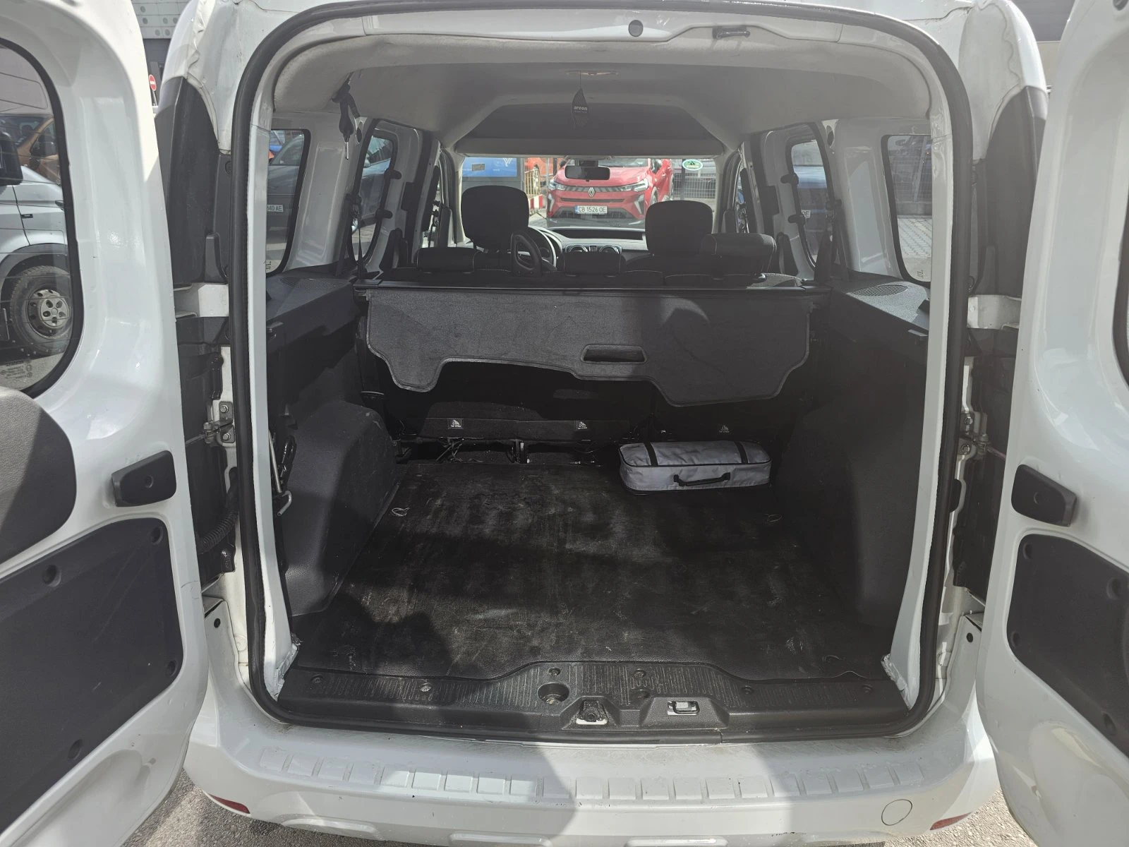 Dacia Dokker dCi 90 к.с. Дизел Stop & Start N1, снимка 12 - Автомобили и джипове - 54123628