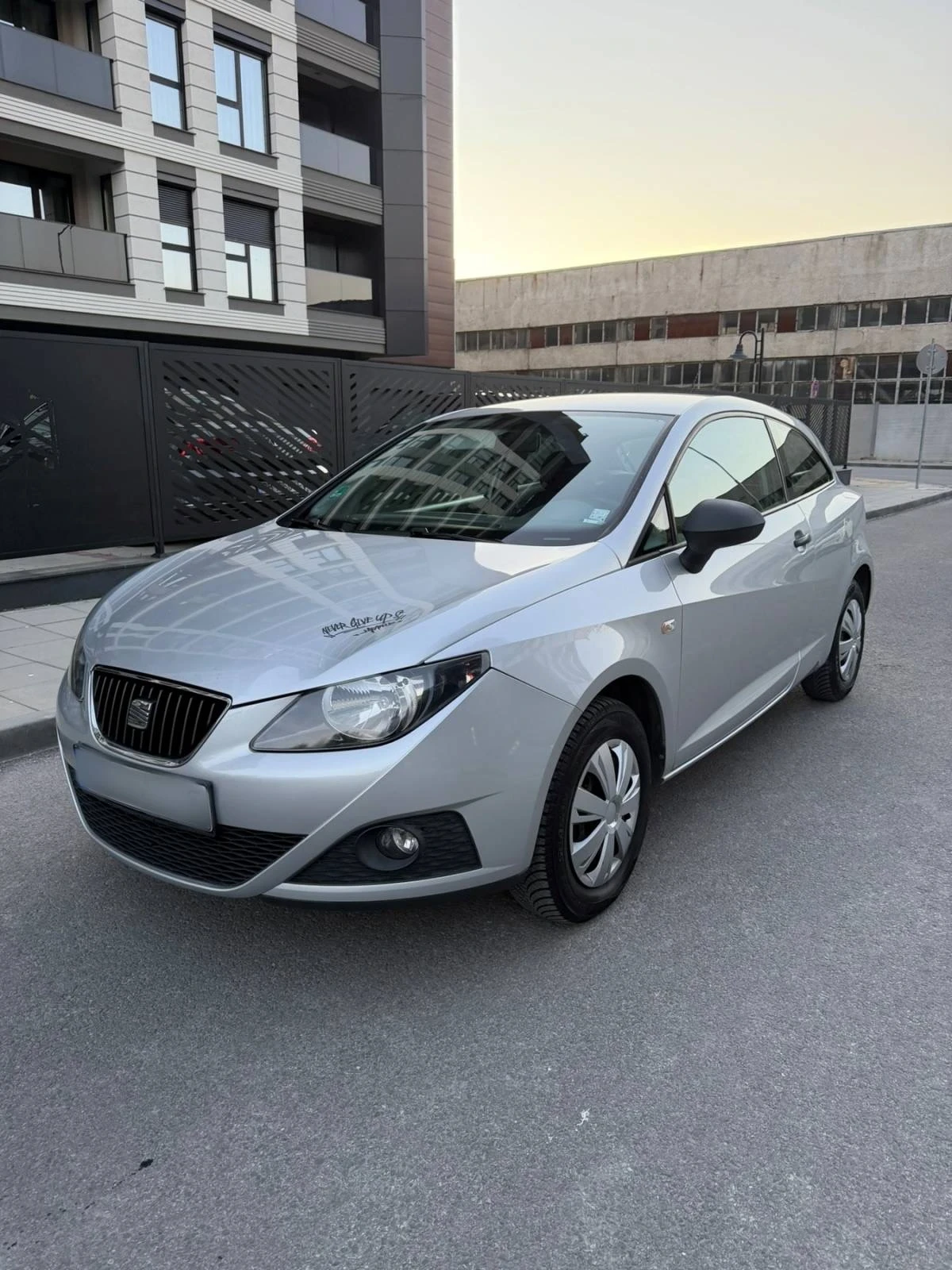 Seat Ibiza 1.2Tdi, снимка 3 - Автомобили и джипове - 54491427