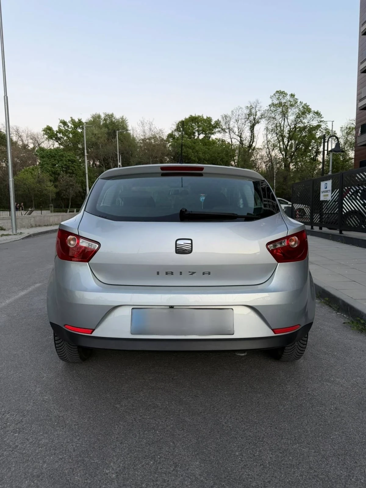 Seat Ibiza 1.2Tdi, снимка 5 - Автомобили и джипове - 54491427