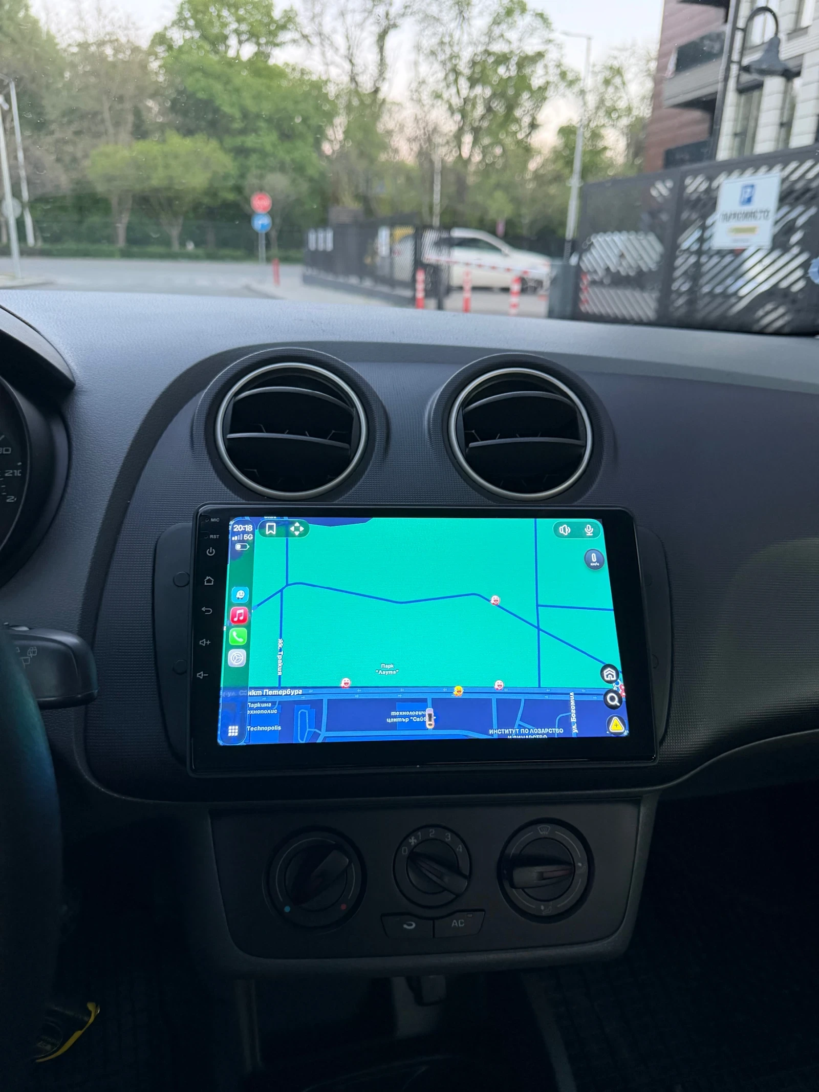 Seat Ibiza 1.2Tdi, снимка 12 - Автомобили и джипове - 54491427